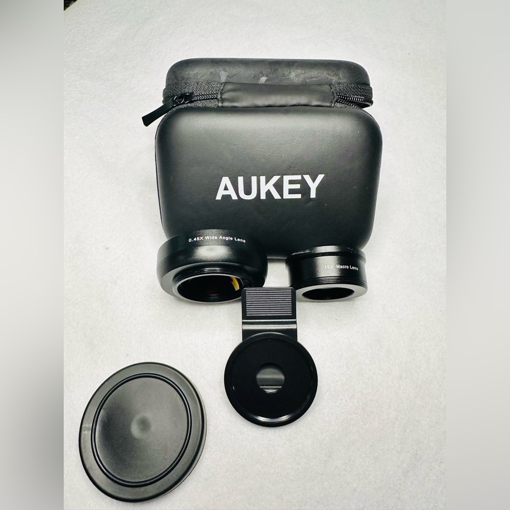Aukey 2-in-1 lens‎ set for mobile phones